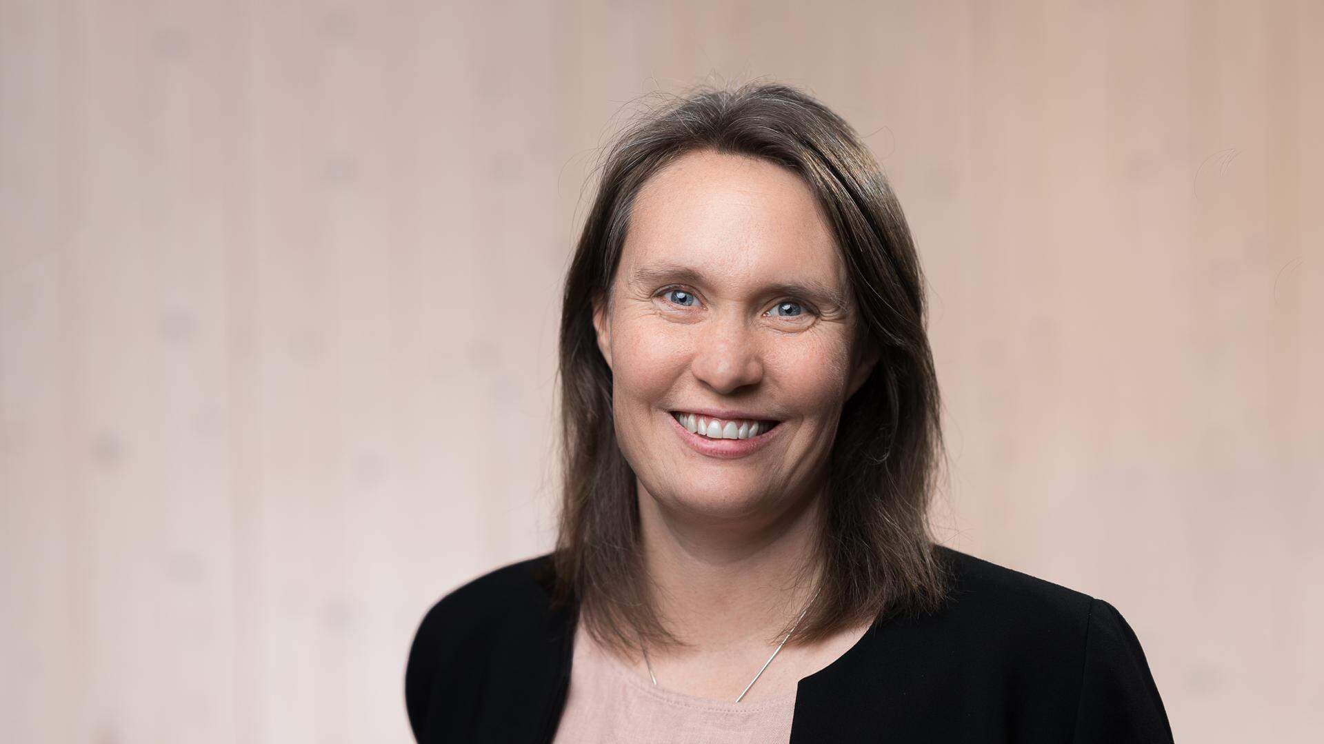 Pressbild på Anja Palm, näringslivschef i Skellefteå kommun.